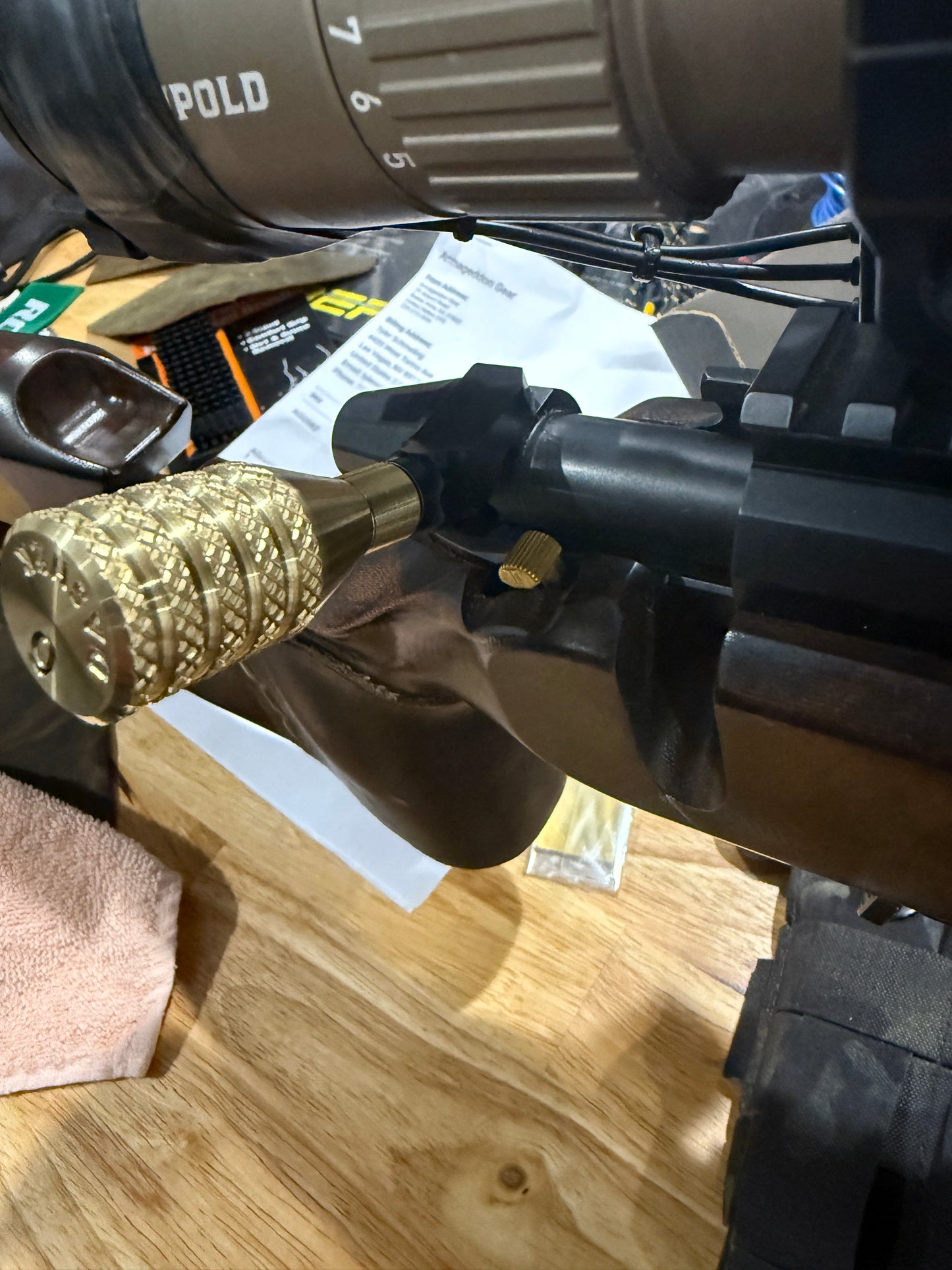 Bolt knob
